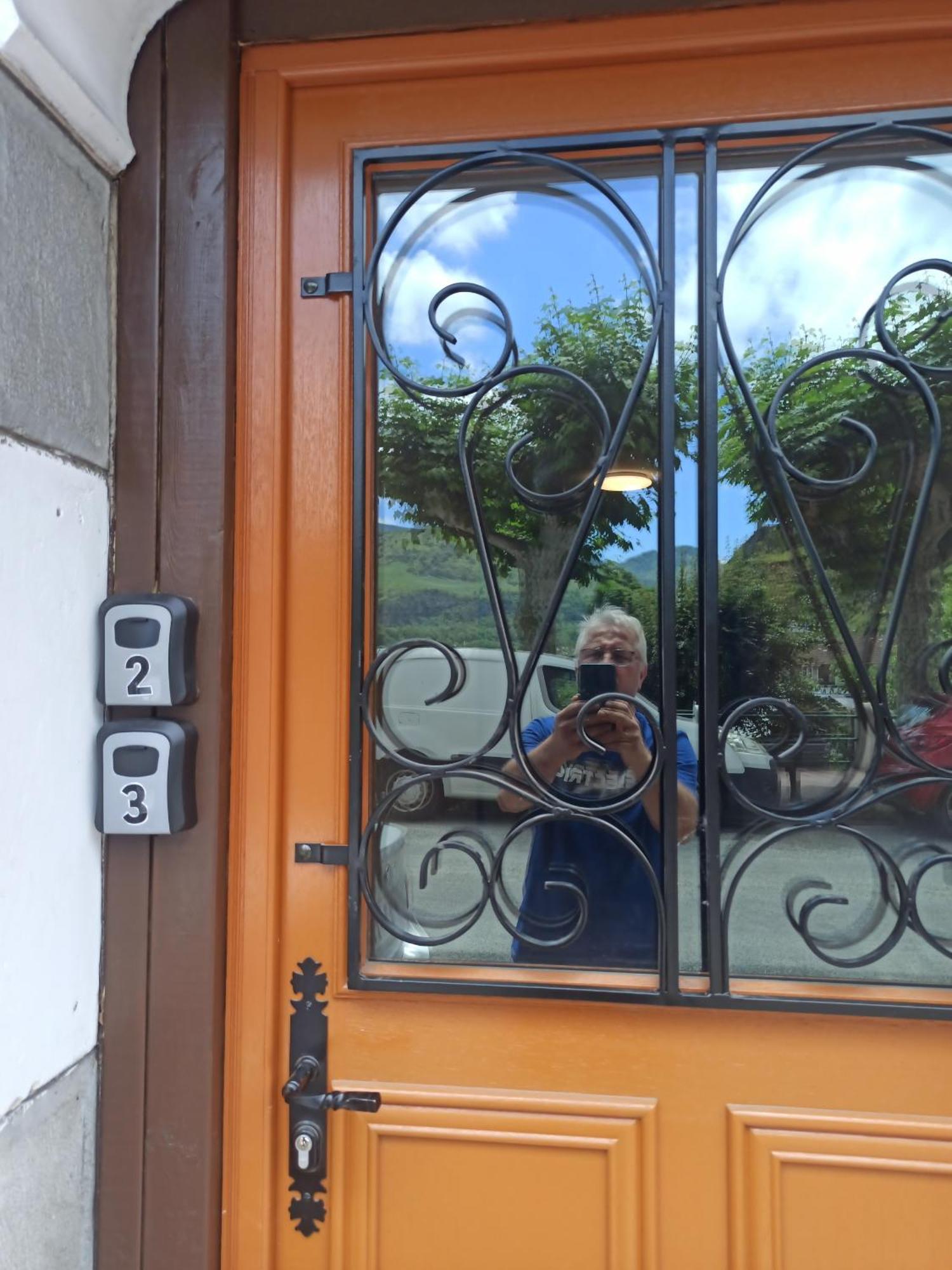 לורדה Appartements Touristique - La Colombiere מראה חיצוני תמונה
